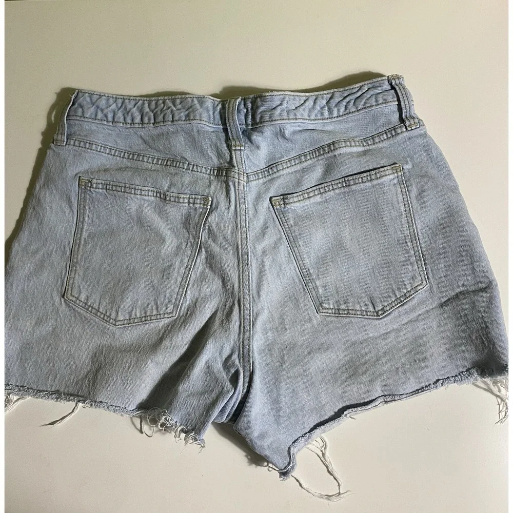Universal Thread denim Shorts Women 12 light blue High-Rise Vintage Distressed‎
